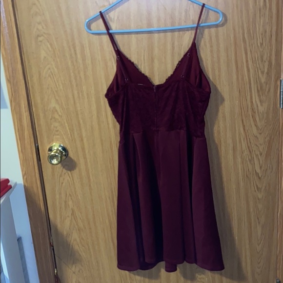 Maroon Dress - Picture 4 of 6
